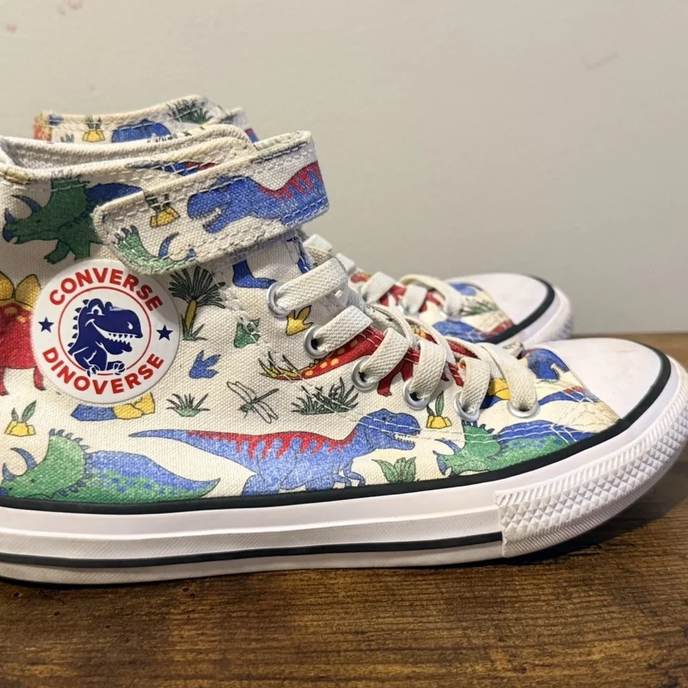 CONVERSE Chuck Taylor All Star YOUTH Dino Mid-Top SNEAKER size 2